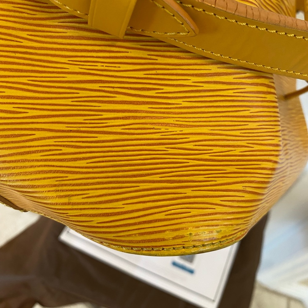 Louis Vuitton Yellow/Purple Epi Leather Noé Shoulder Bag - Picture 7 of 15